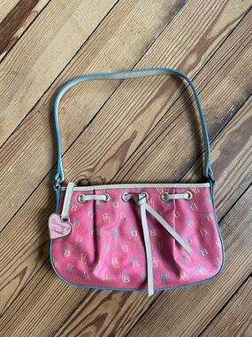 Y2K Dooney & Bourke Pink Signature Logo Shoulder Bag